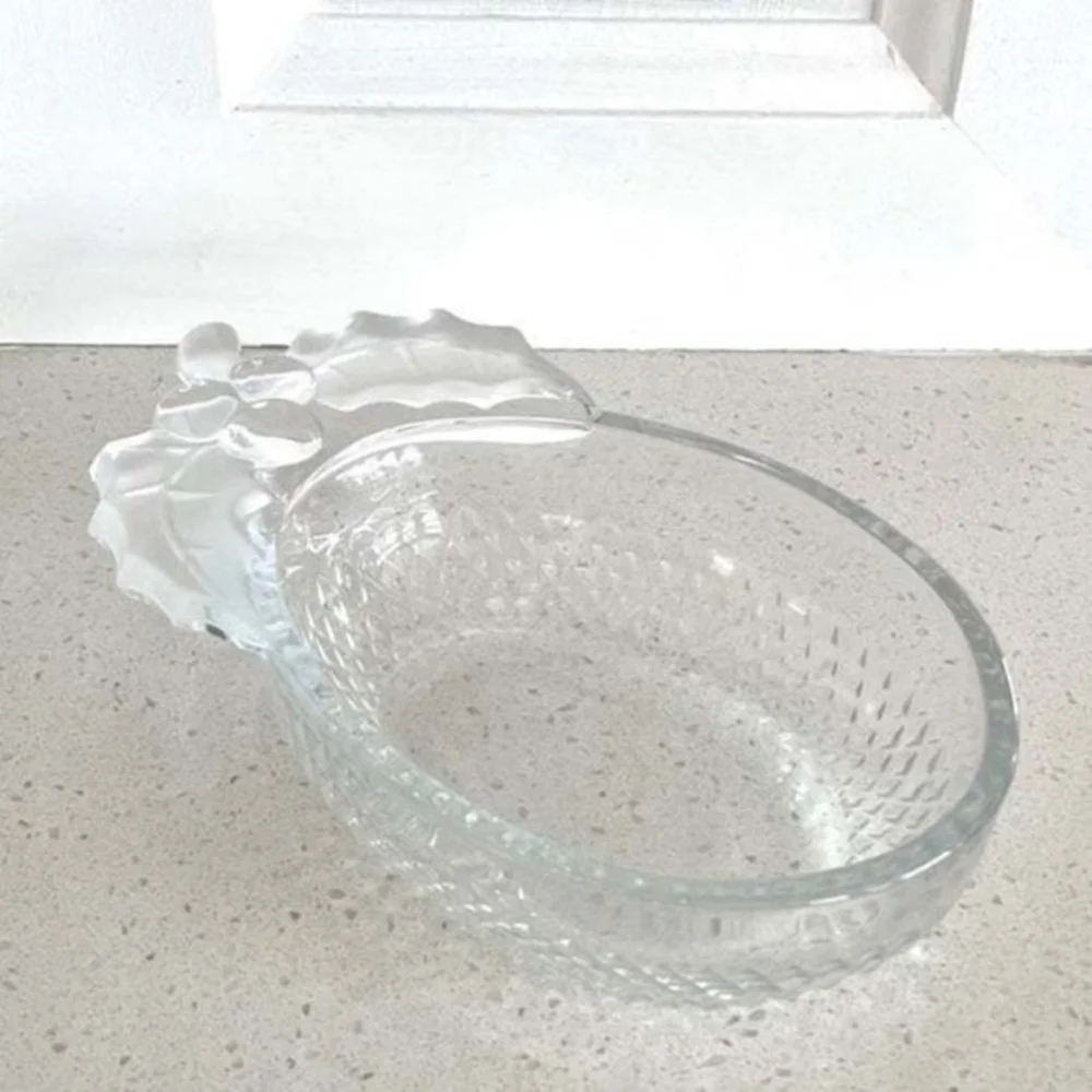 Vintage Grape Ice Glass Dessert Bowl Clear Textured Fruit Shape 6.75